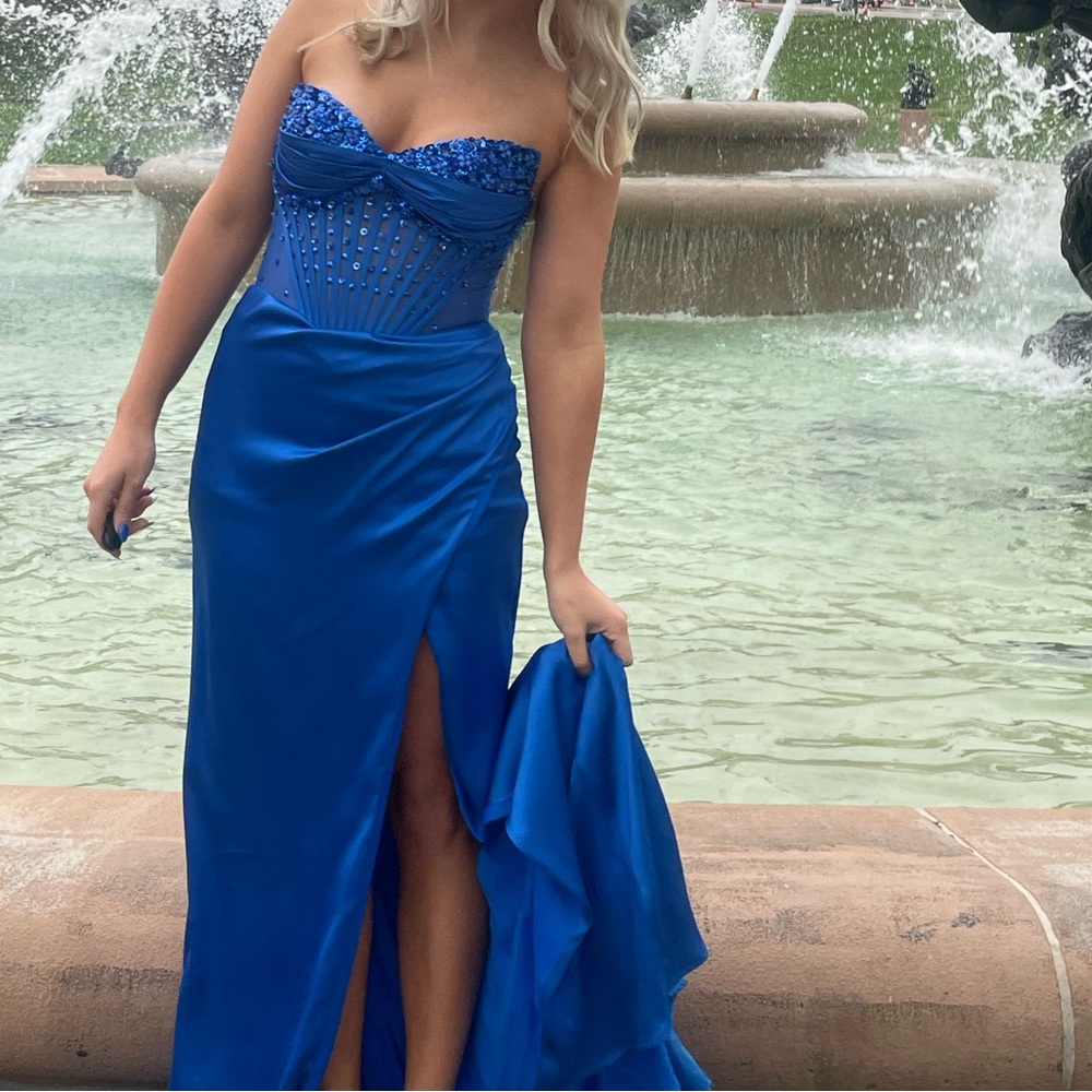 Chic Strapless Royal Blue Dress